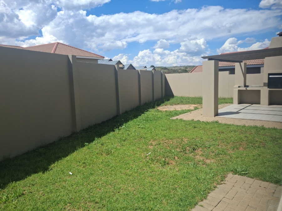 To Let 3 Bedroom Property for Rent in Hillside Free State